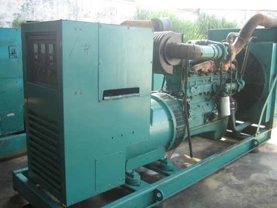 怒江租赁发电机- 发电机碳刷磨损的原因是什么