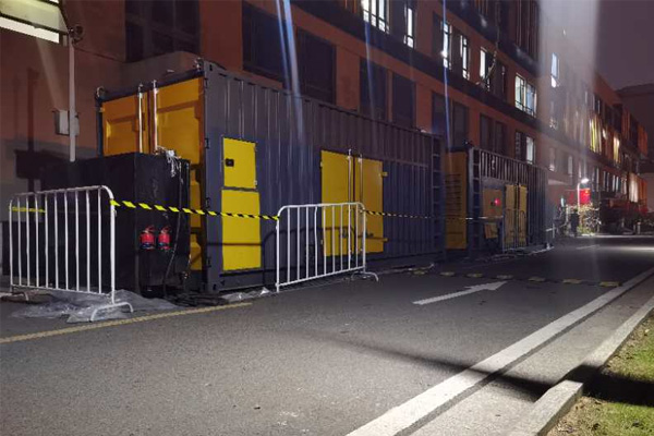 怒江柴油发电机组的输出电压是如何调节的？