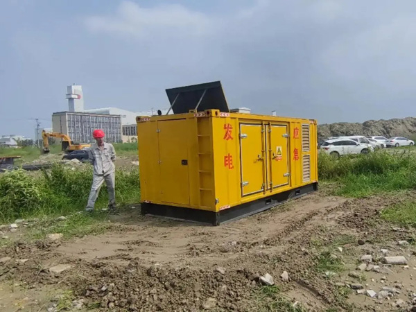 怒江200KW柴油发电机机组每小时的油耗量受哪些因素影响？